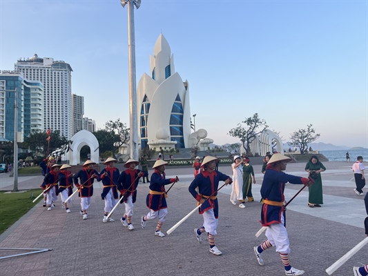 Khánh Hòa đưa Lễ hội Cầu ngư và Bài Chòi đến gần hơn với du khách - Ảnh 5.