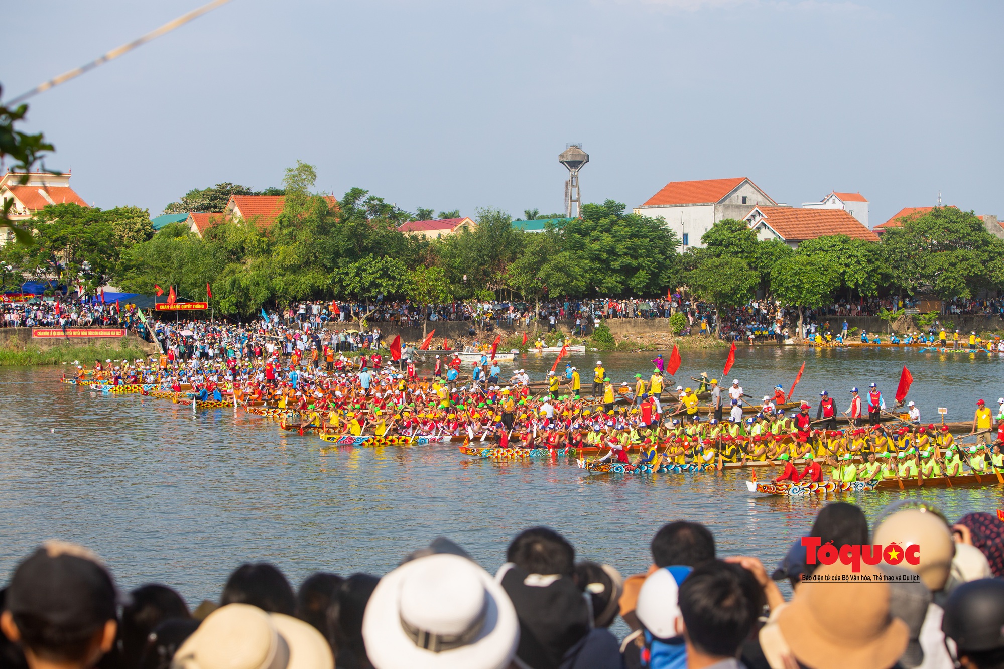Quảng Bình đăng cai giải đua thuyền truyền thống vô địch Quốc gia năm 2024 - Ảnh 1.