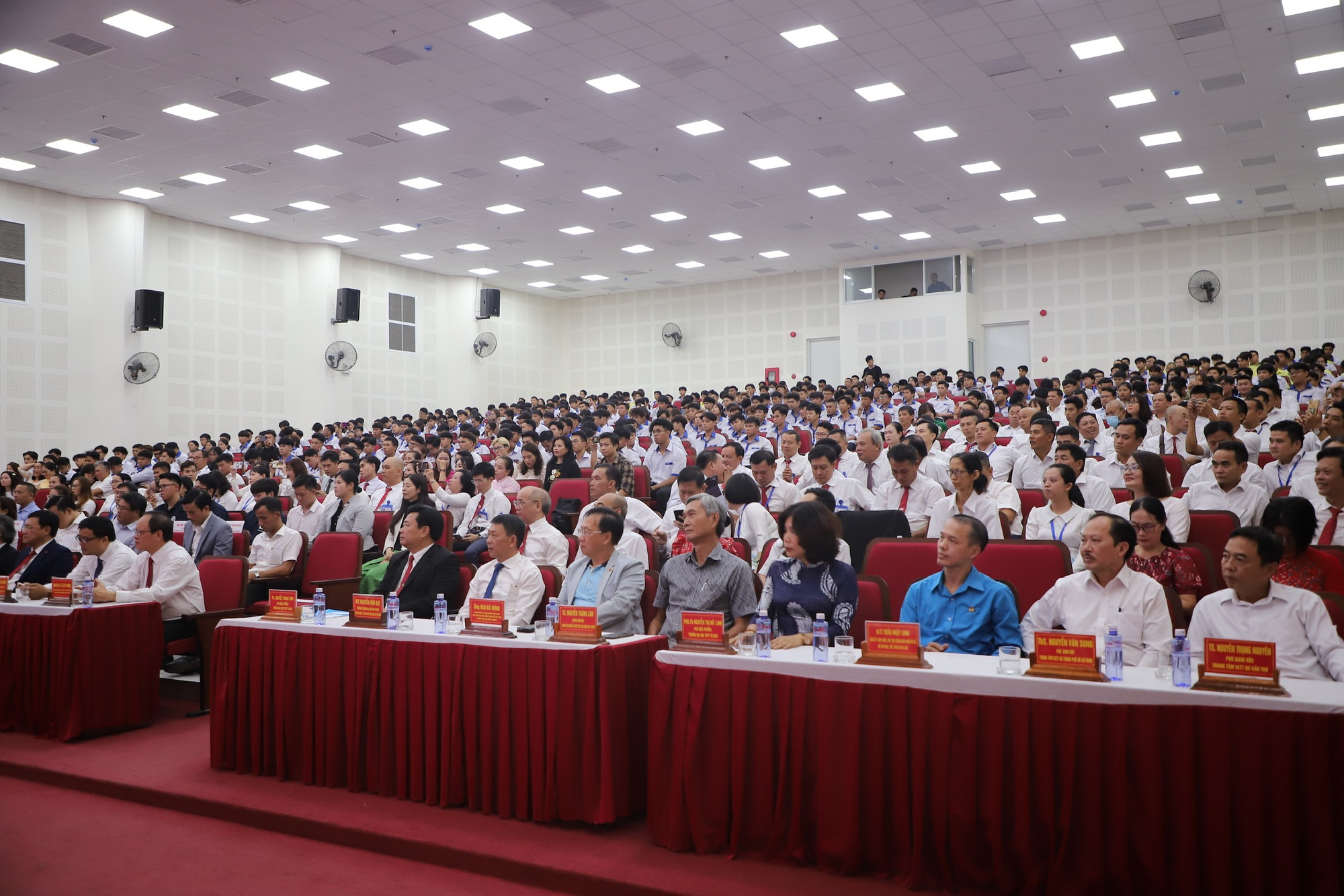 Trường Đại học Thể dục Thể thao TP.HCM đón nhận Chứng nhận kiểm định chất lượng cơ sở giáo dục - Ảnh 4.