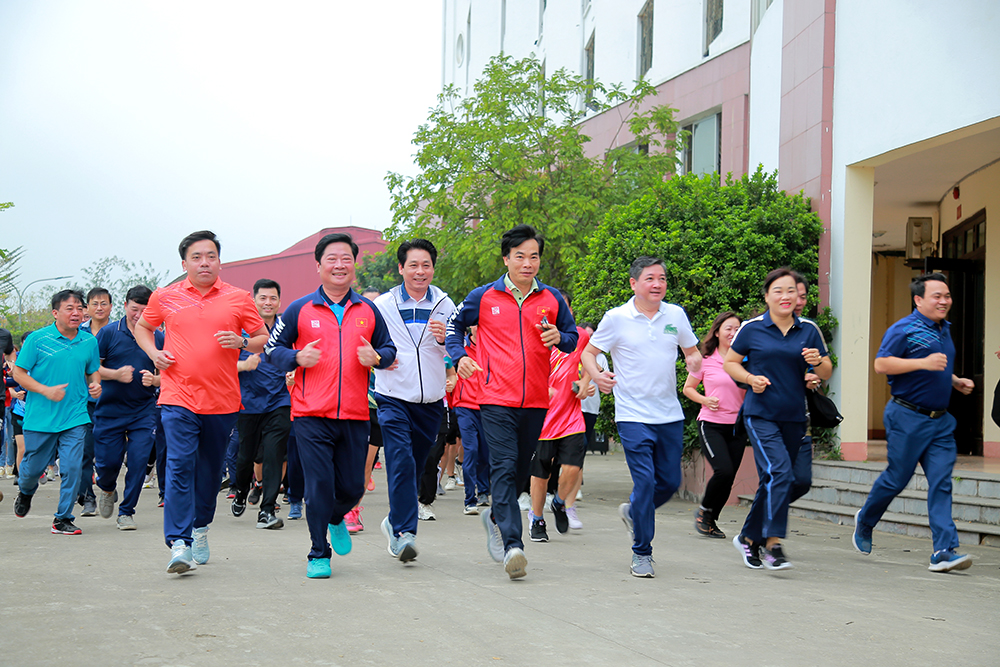 Phú Thọ: Phát động Ngày chạy Olympic vì sức khỏe toàn dân - Ảnh 2.