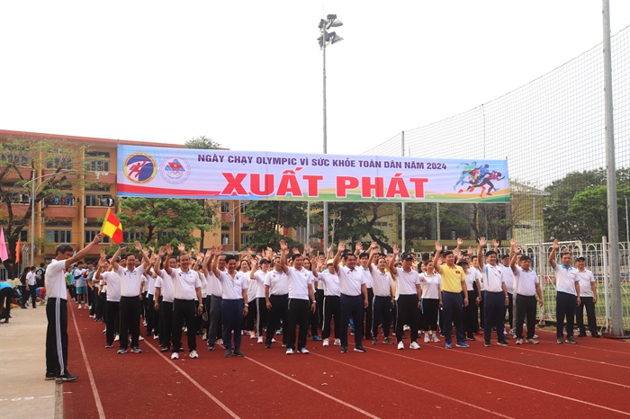 Trường Đại học TDTT Đà Nẵng phát động “Ngày chạy Olympic vì sức khỏe toàn dân” - Ảnh 1.