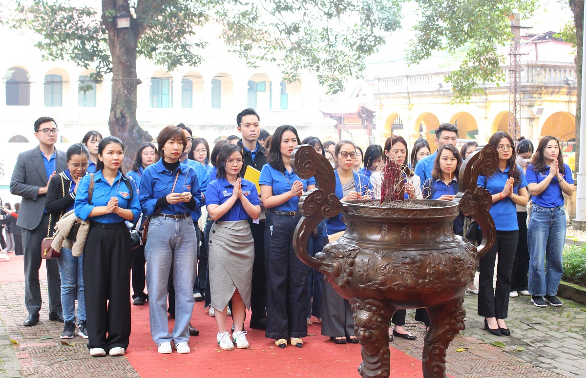 Đoàn Thanh niên Cục Du lịch Quốc gia Việt Nam tổ chức hoạt động chào mừng ngày kỷ niệm 93 năm thành lập Đoàn TNCS Hồ Chí Minh - Ảnh 3.