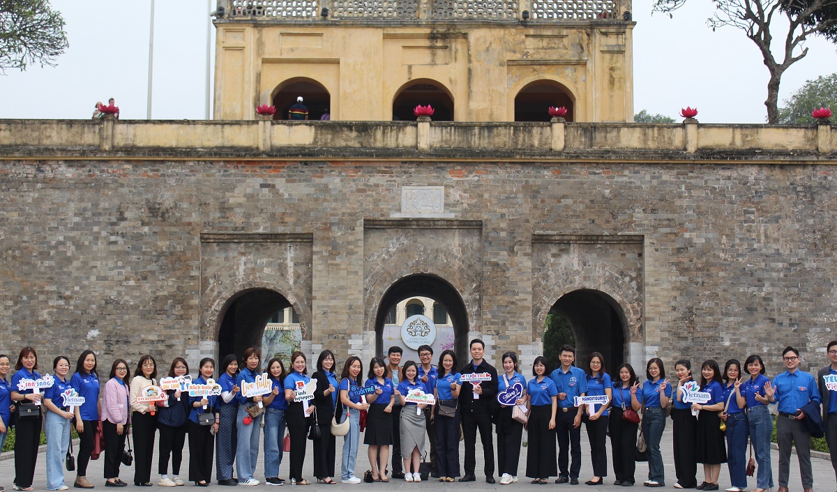 Đoàn Thanh niên Cục Du lịch Quốc gia Việt Nam tổ chức hoạt động chào mừng ngày kỷ niệm 93 năm thành lập Đoàn TNCS Hồ Chí Minh - Ảnh 1.