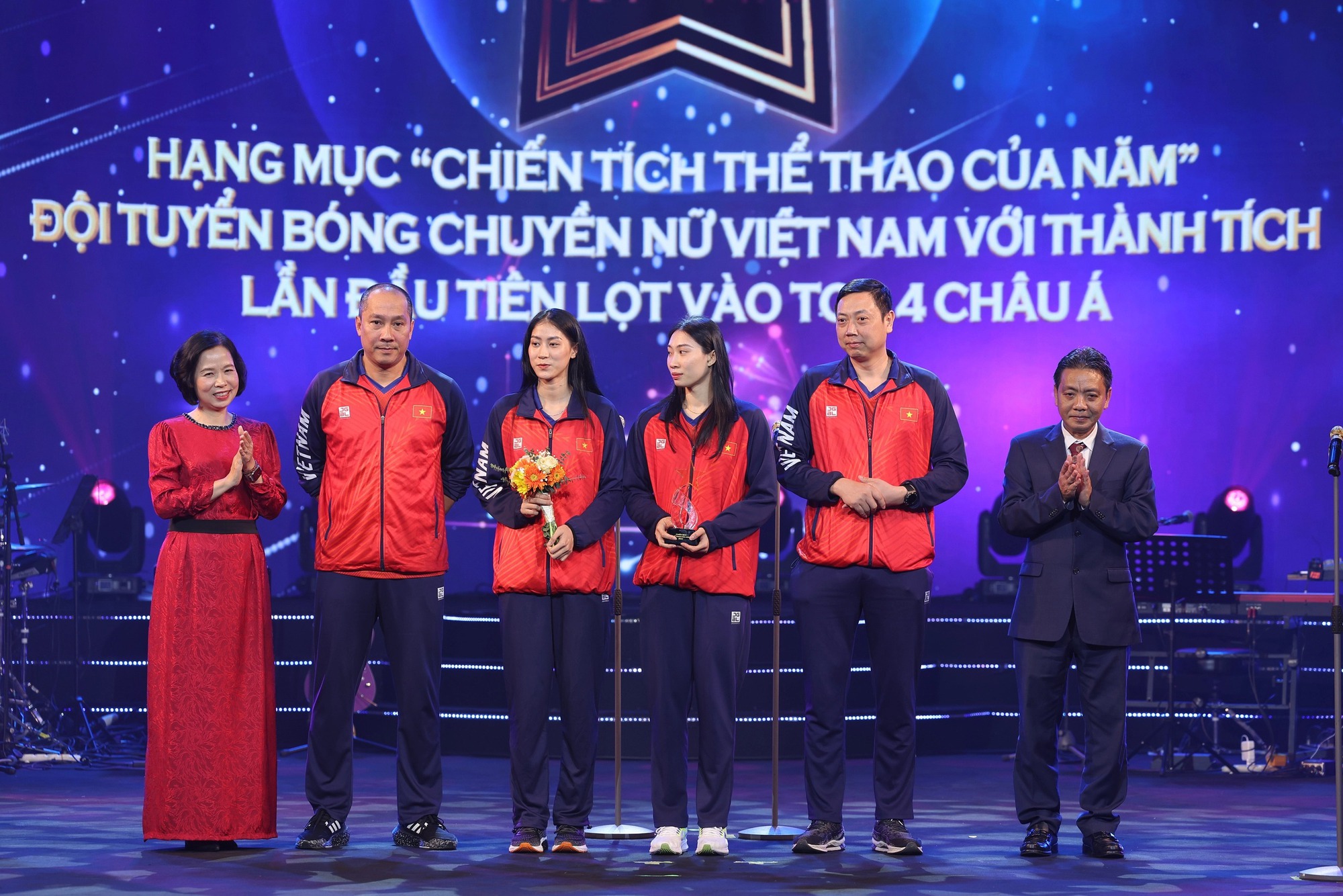 Giải Cống hiến 2024: Vinh danh nhiều gương mặt thể thao Việt Nam - Ảnh 2.