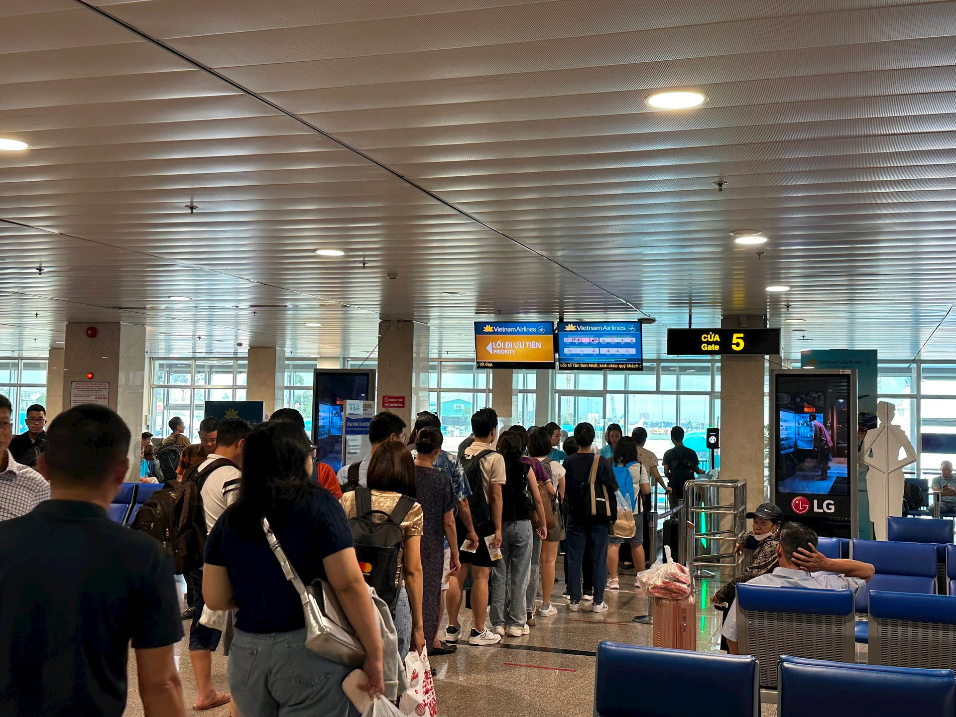 TP Hồ Chí Minh: Nâng cao chất lượng hoạt động sân bay Tân Sơn Nhất nhằm thúc đẩy du lịch  - Ảnh 1.