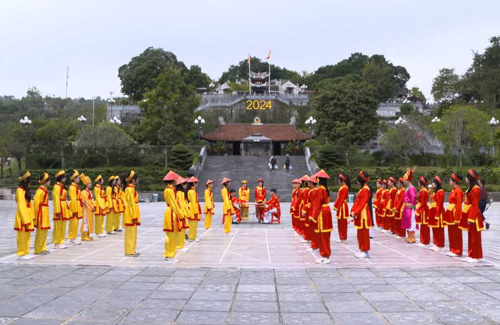 Quảng Ninh: Gia tăng sức hút cho du lịch lễ hội - Ảnh 1.