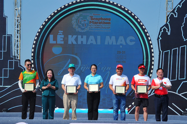 Phú Yên: Khai mạc Giải vô địch quốc gia Marathon và cự ly dài Báo Tiền Phong lần thứ 65 - Ảnh 2.