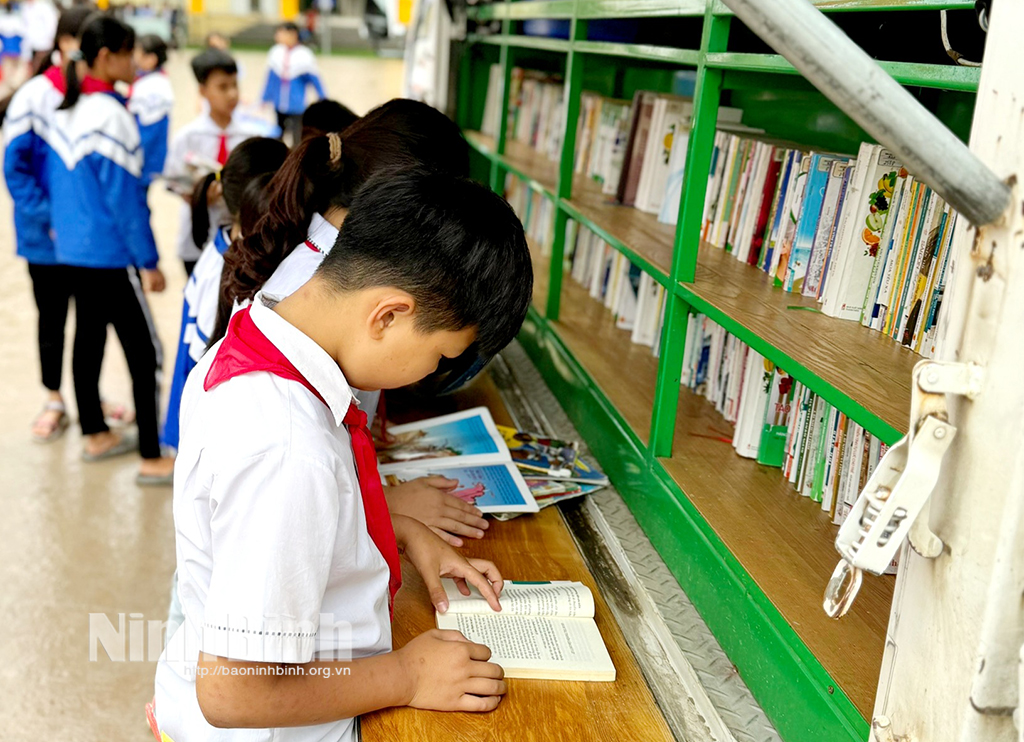 Ninh Bình: Tổ chức Ngày sách và văn hóa đọc Việt Nam tại Trường Tiểu học Như Hòa - Ảnh 2.