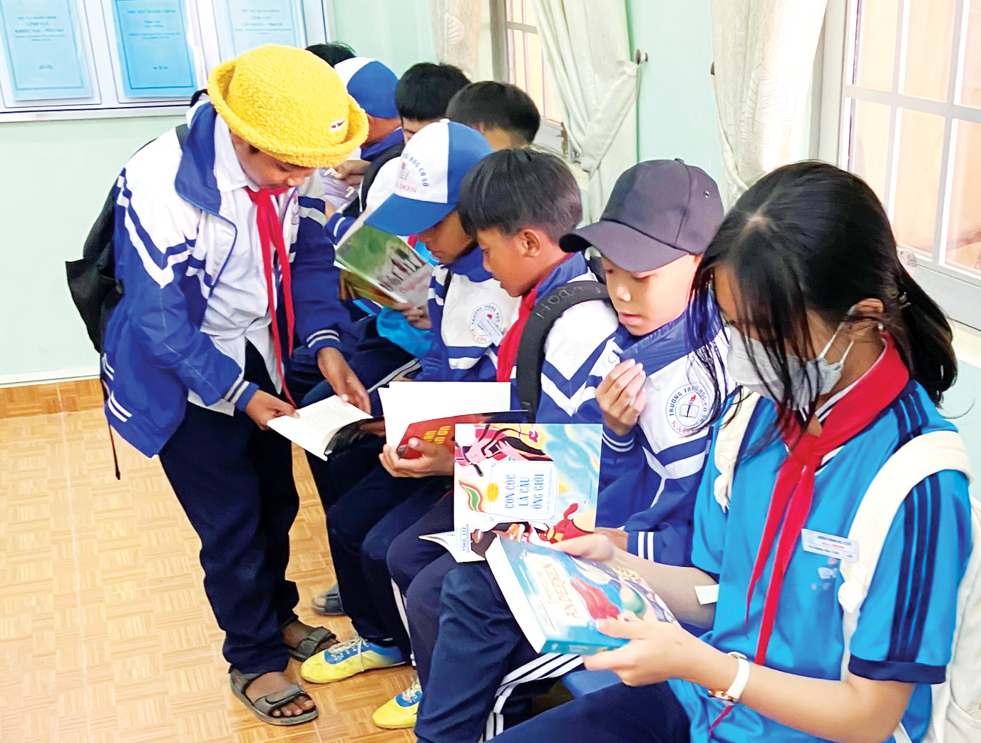 Lâm Đồng: Xây dựng tủ sách cộng đồng, phát triển văn hóa đọc ở vùng đồng bào DTTS - Ảnh 1.
