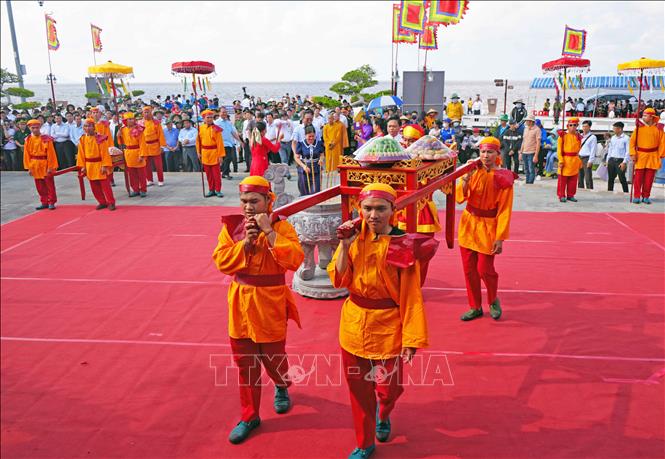 Người dân Đất Mũi Cà Mau thành kính tri ân Quốc Tổ - Ảnh 3.