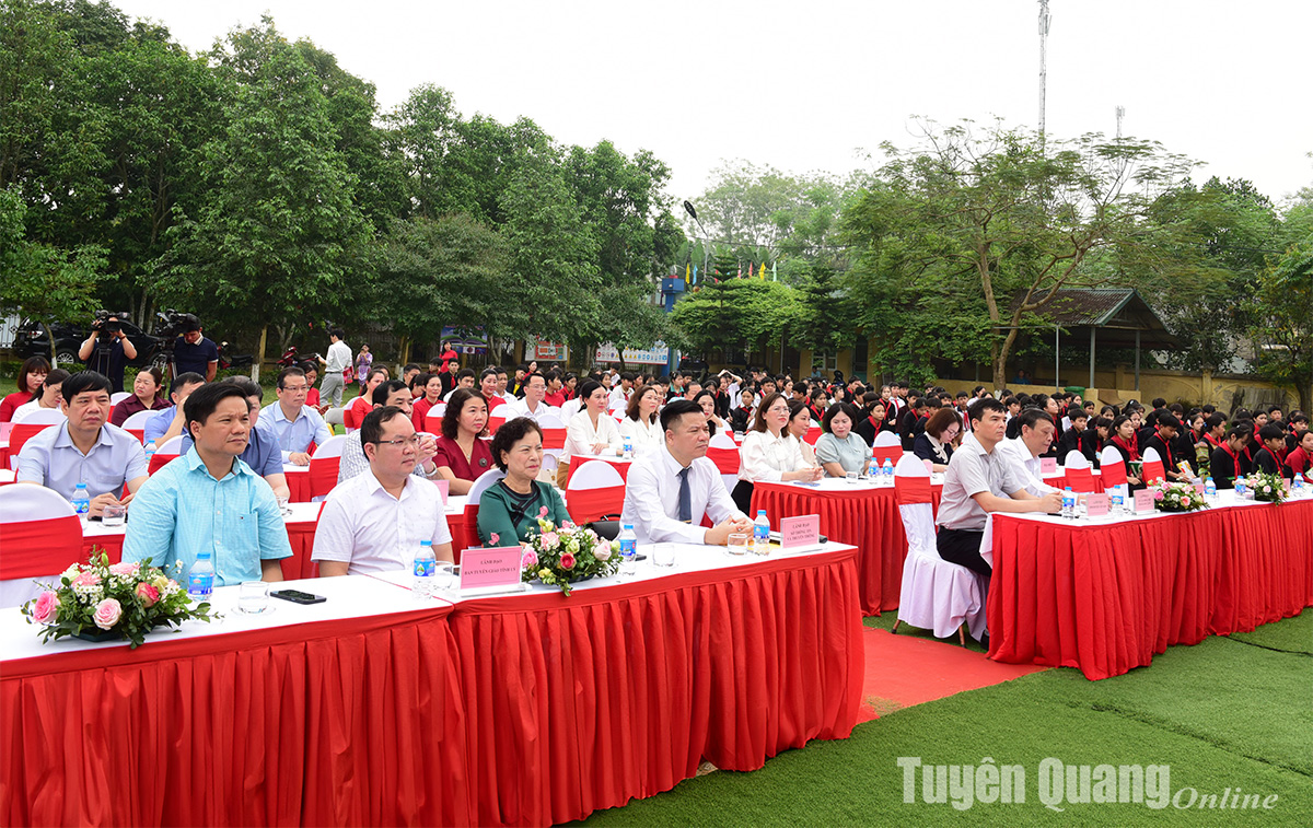 Tuyên Quang phát động hưởng ứng Ngày sách và Văn hóa đọc Việt Nam năm 2024 - Ảnh 1.