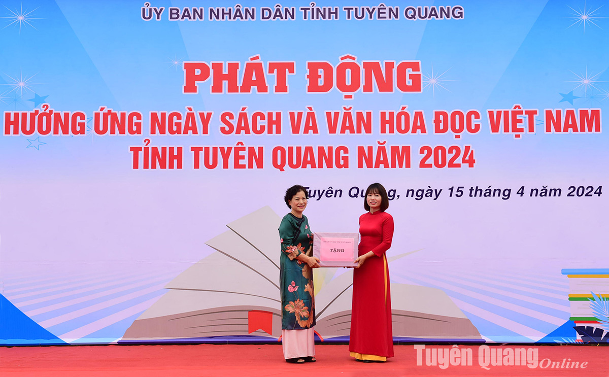 Tuyên Quang phát động hưởng ứng Ngày sách và Văn hóa đọc Việt Nam năm 2024 - Ảnh 5.