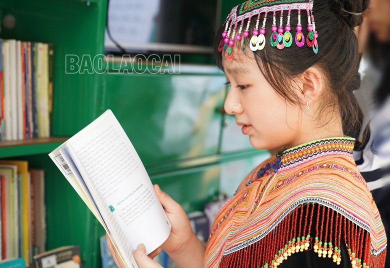Lào Cai phát động Ngày sách và Văn hóa đọc Việt Nam lần thứ III năm 2024 - Ảnh 15.