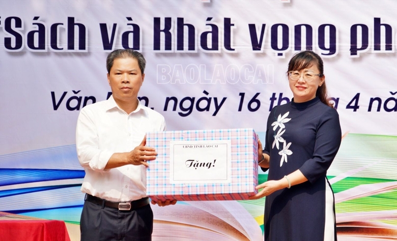 Lào Cai phát động Ngày sách và Văn hóa đọc Việt Nam lần thứ III năm 2024 - Ảnh 9.