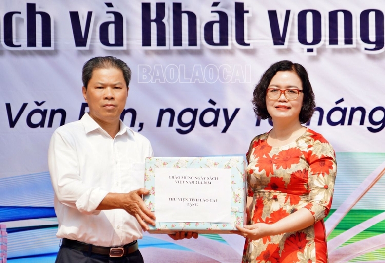 Lào Cai phát động Ngày sách và Văn hóa đọc Việt Nam lần thứ III năm 2024 - Ảnh 11.