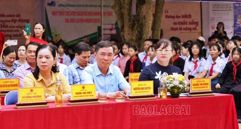 Lào Cai phát động Ngày sách và Văn hóa đọc Việt Nam lần thứ III năm 2024 - Ảnh 1.
