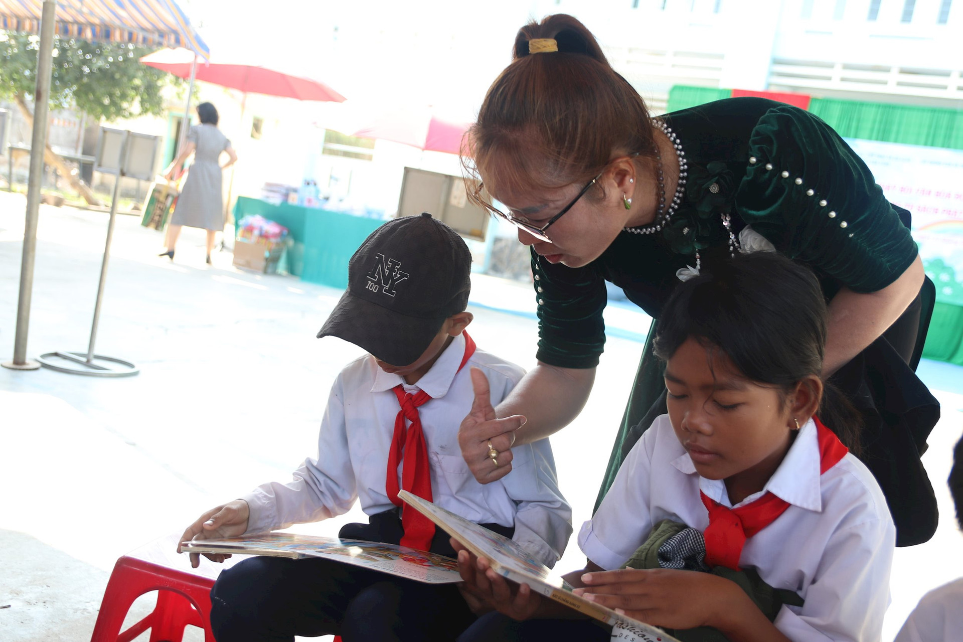 Bình Thuận: Thúc đẩy văn hóa đọc từ công nghệ số - Ảnh 1.