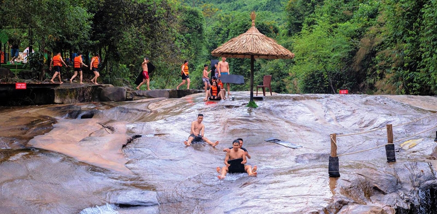 Thừa Thiên Huế: Đảm bảo an toàn tại các điểm du lịch suối thác - Ảnh 1.