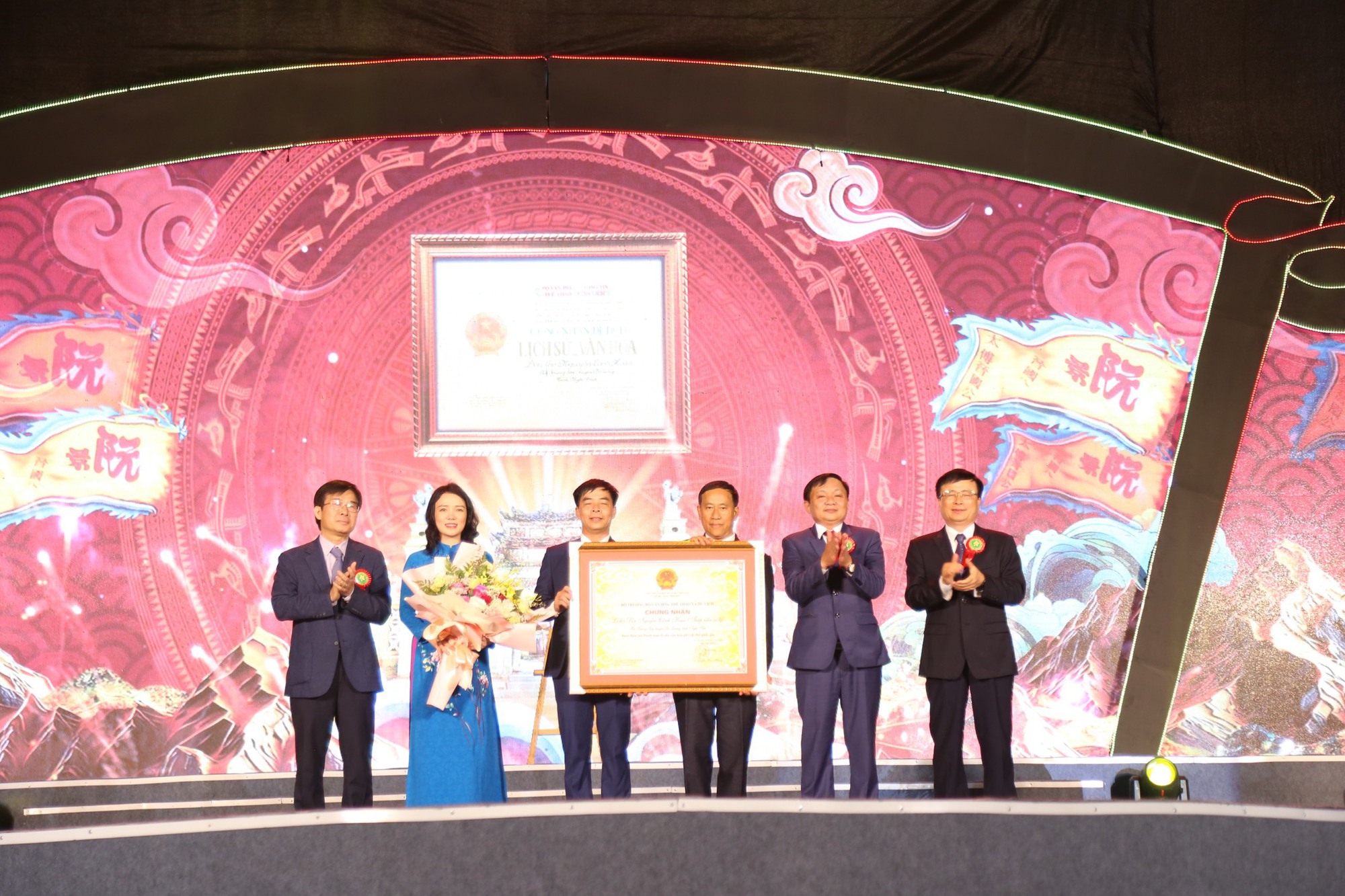 Lễ hội đền Nguyễn Cảnh Hoan được công nhận Di sản văn hóa phi vật thể quốc gia - Ảnh 1.