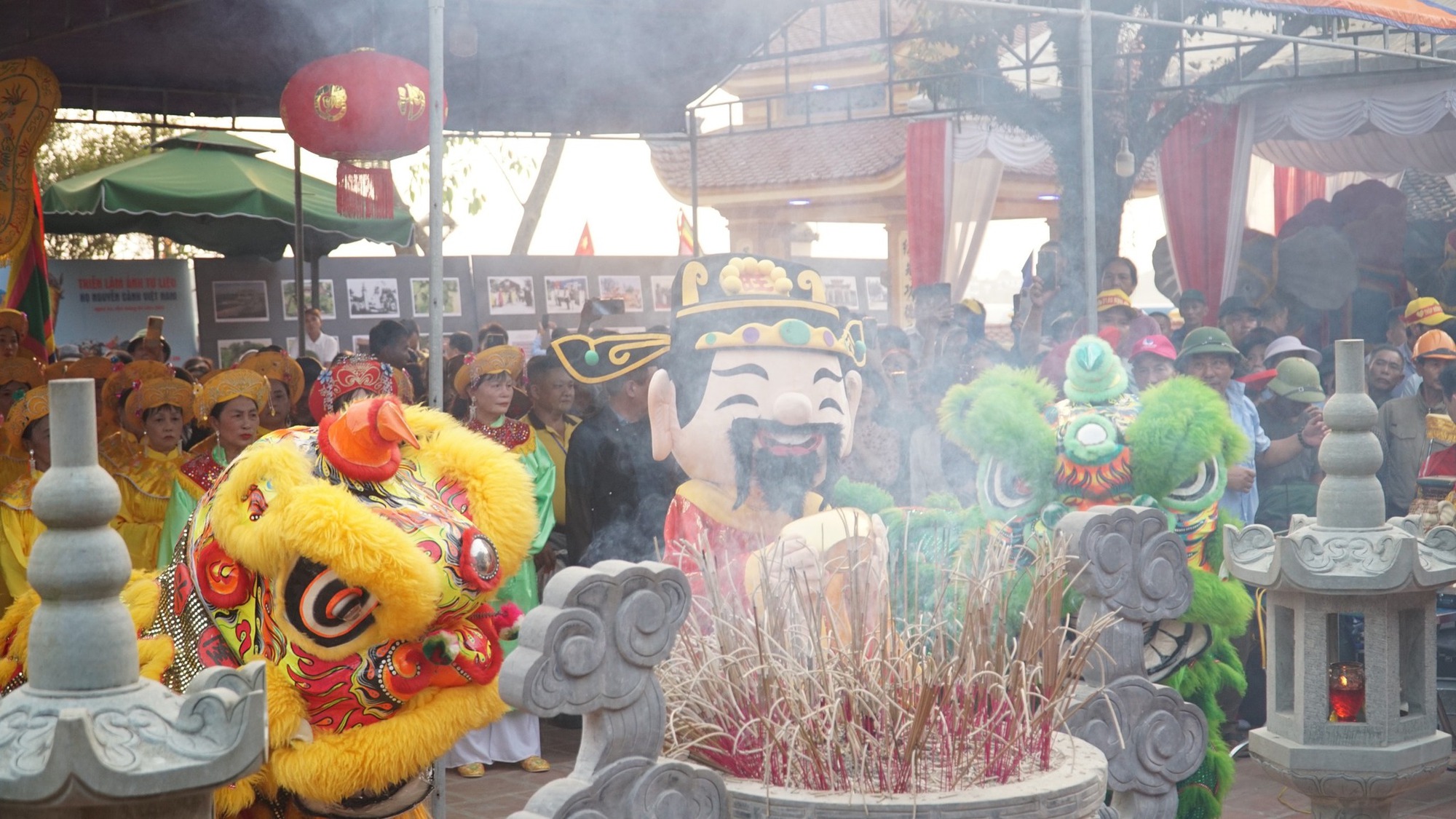 Lễ hội đền Nguyễn Cảnh Hoan được công nhận Di sản văn hóa phi vật thể quốc gia - Ảnh 3.