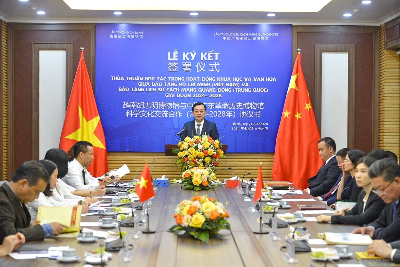 Việt Nam-Trung Quốc: Tăng cường hợp tác tôn vinh Chủ tịch Hồ Chí Minh, giáo dục truyền thống cách mạng - Ảnh 4.