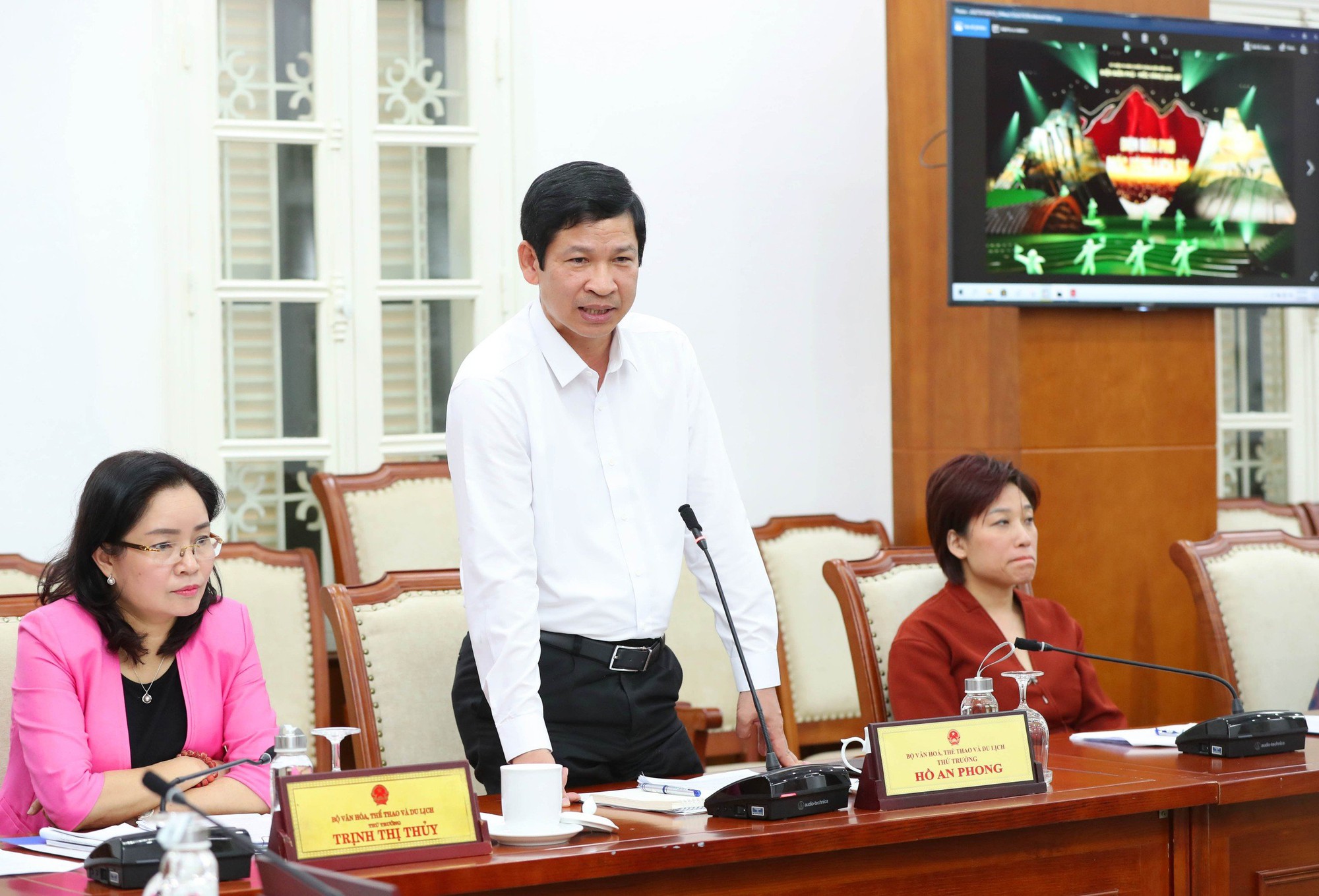 Bộ trưởng Nguyễn Văn Hùng: Đảm bảo các hoạt động kỷ niệm 70 năm Chiến thắng Điện Biên Phủ mang tầm vóc quốc gia - Ảnh 5.