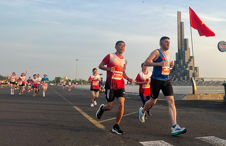 Phú Yên: Marathon và du lịch - Ảnh 1.