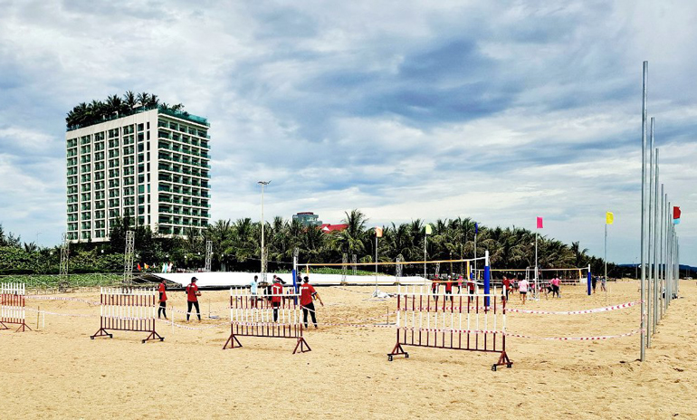 Phú Yên: Gần 170 VĐV tranh tài Giải Vô địch trẻ và Giải Vô địch quốc gia môn bóng chuyền bãi biển năm 2024 - Ảnh 1.