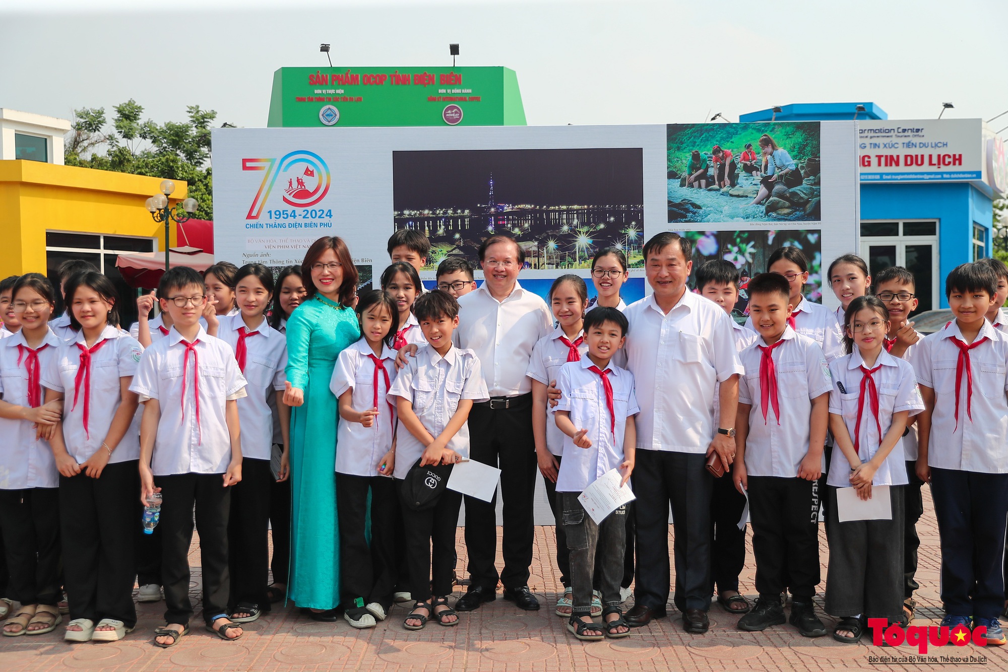 Khai mạc triển lãm &quot;Dấu ấn Điện Biên trong điện ảnh&quot; - Ảnh 15.