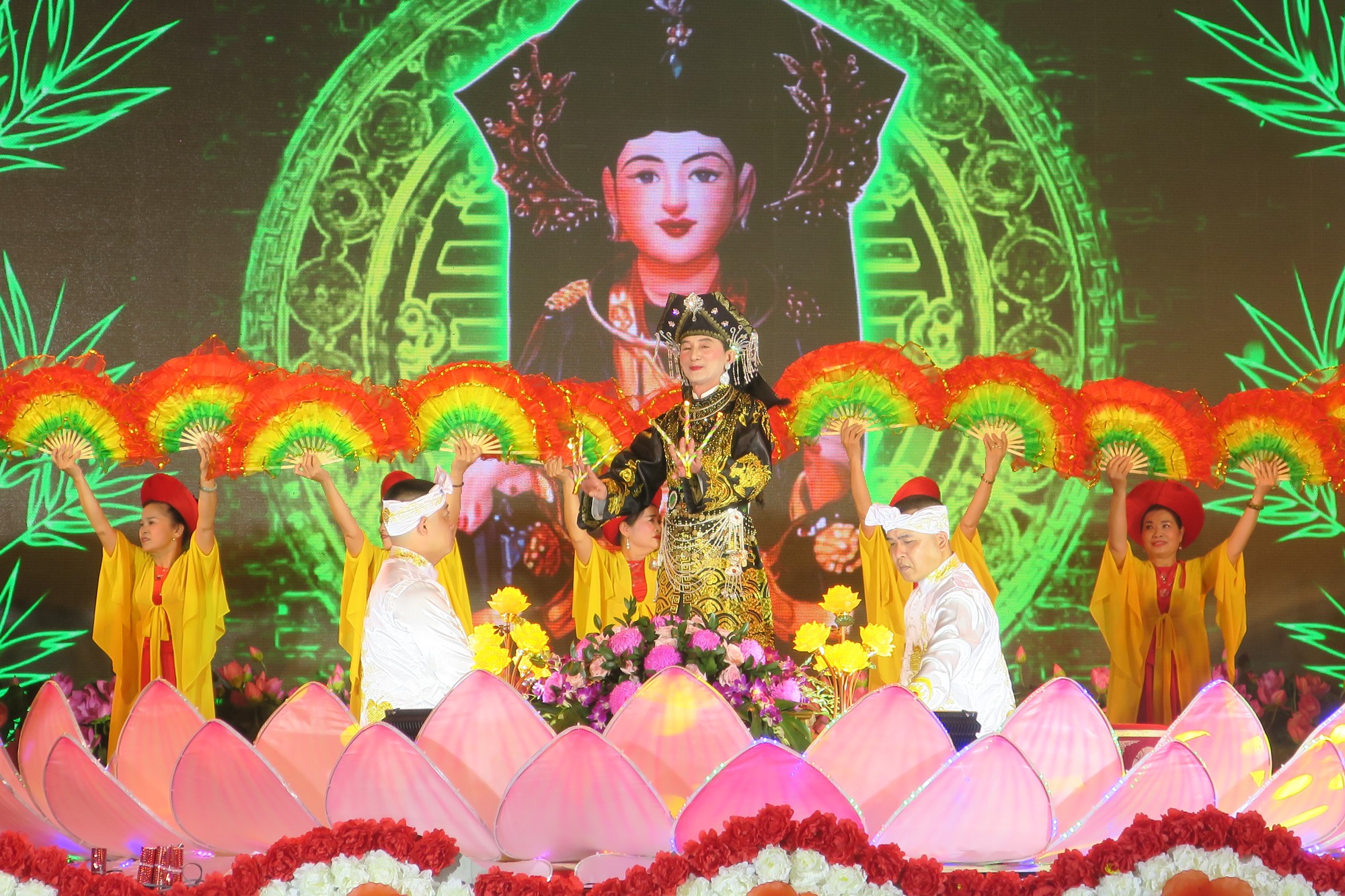 Chương trình Trình diễn Di sản văn hóa phi vật thể của Hải Phòng được UNESCO ghi danh thu hút hàng nghìn khán giả - Ảnh 4.
