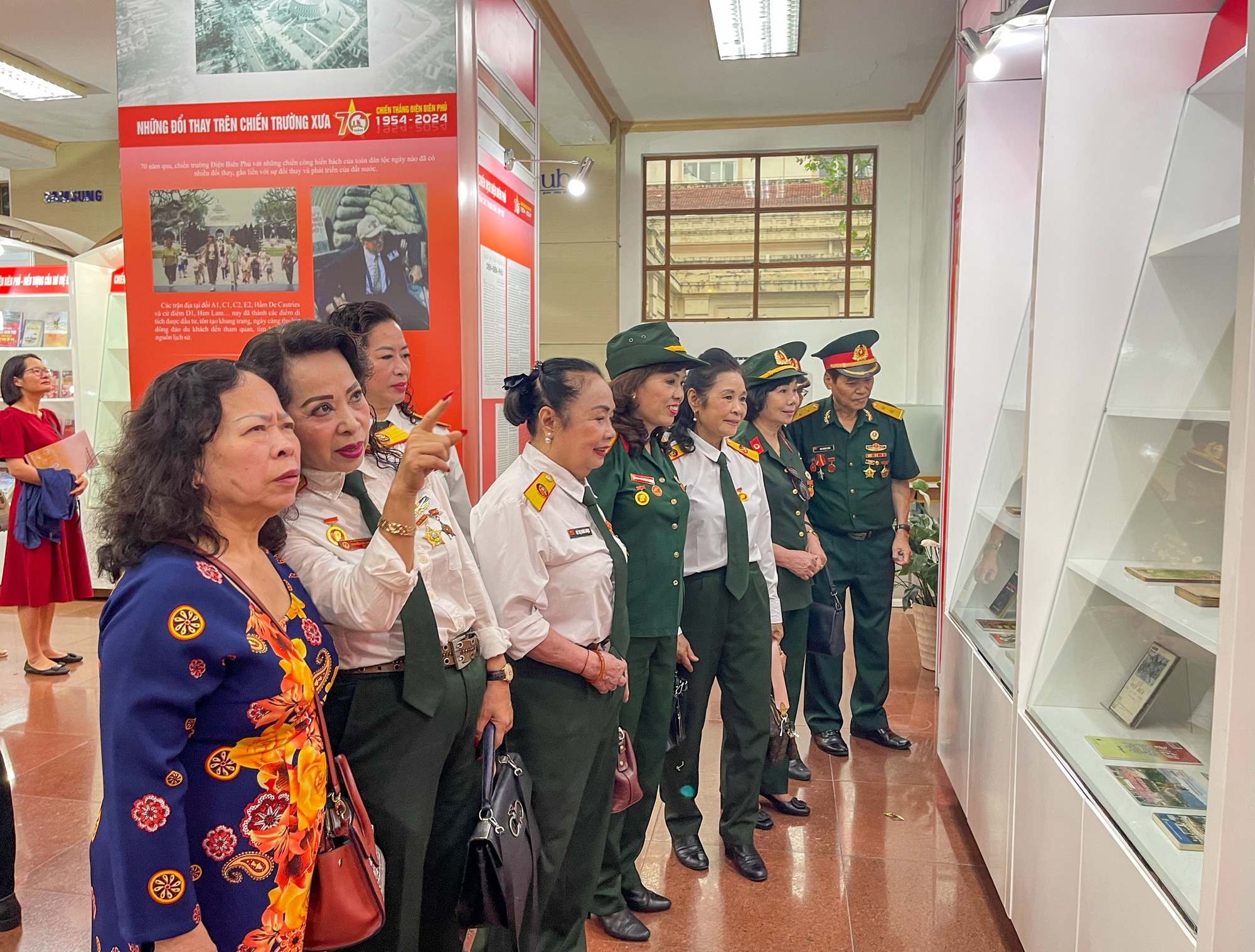 Trưng bày tư liệu về Chiến thắng Điện Biên Phủ - Sức mạnh Việt Nam và tầm vóc thời đại - Ảnh 8.