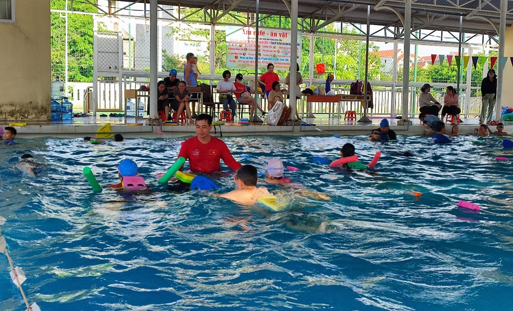 Quảng Bình: Những lớp dạy bơi ngày hè cho trẻ em - Ảnh 5.