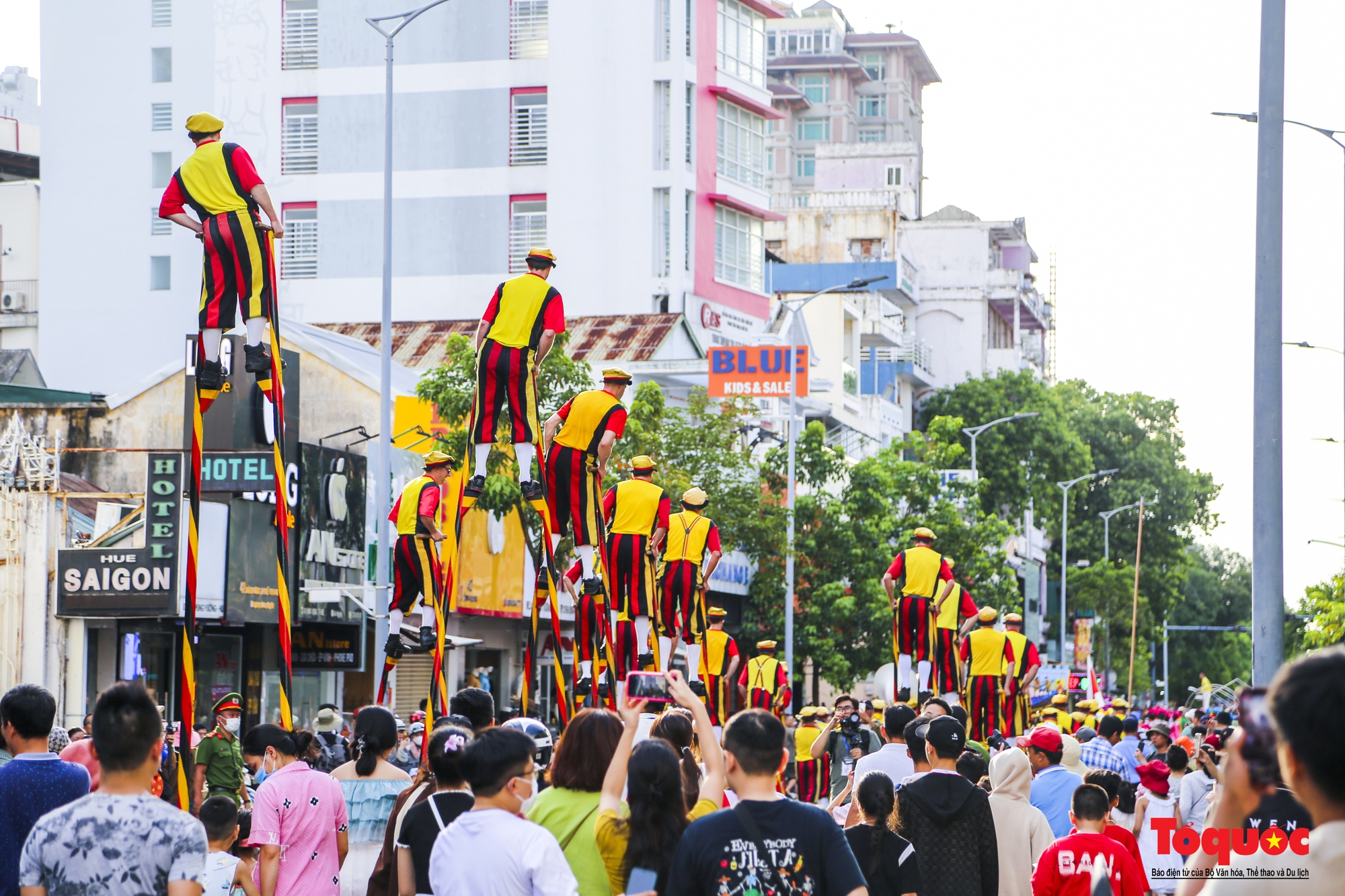 TP Huế sôi động trong Lễ hội đường phố &quot;Sắc màu văn hóa&quot; - Ảnh 10.