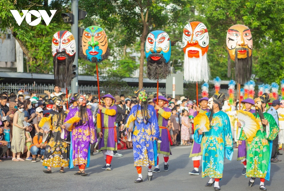 Đón hơn 100.000 lượt khách trong Tuần lễ Festival nghệ thuật quốc tế Huế 2024 - Ảnh 1.