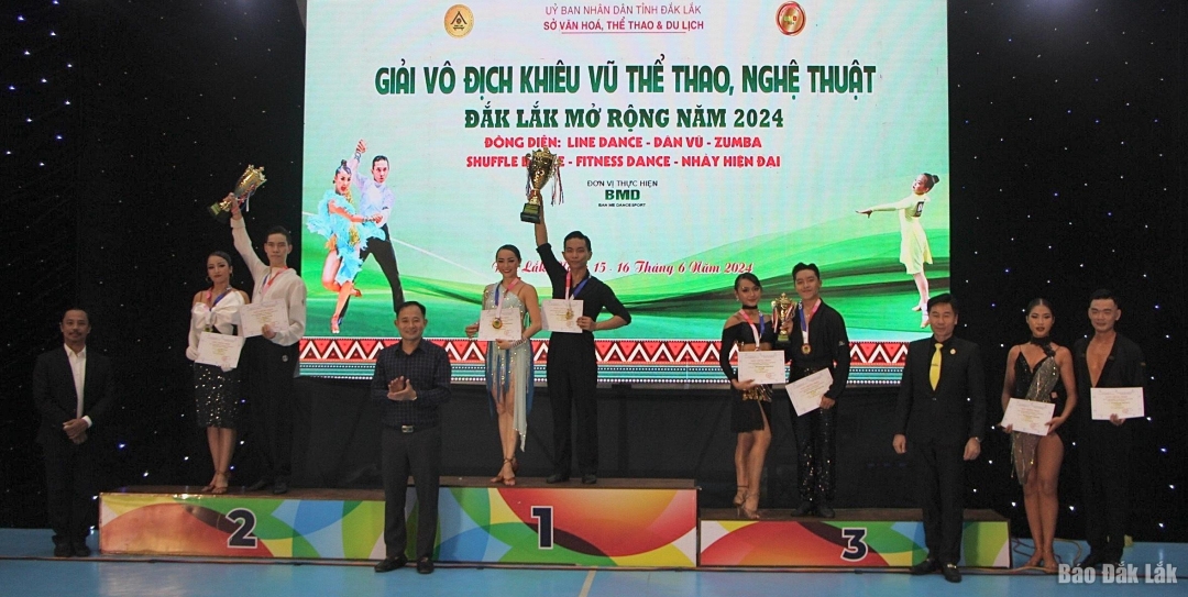 Giải Vô địch khiêu vũ thể thao, nghệ thuật Đắk Lắk mở rộng lần thứ I năm 2024 - Ảnh 2.