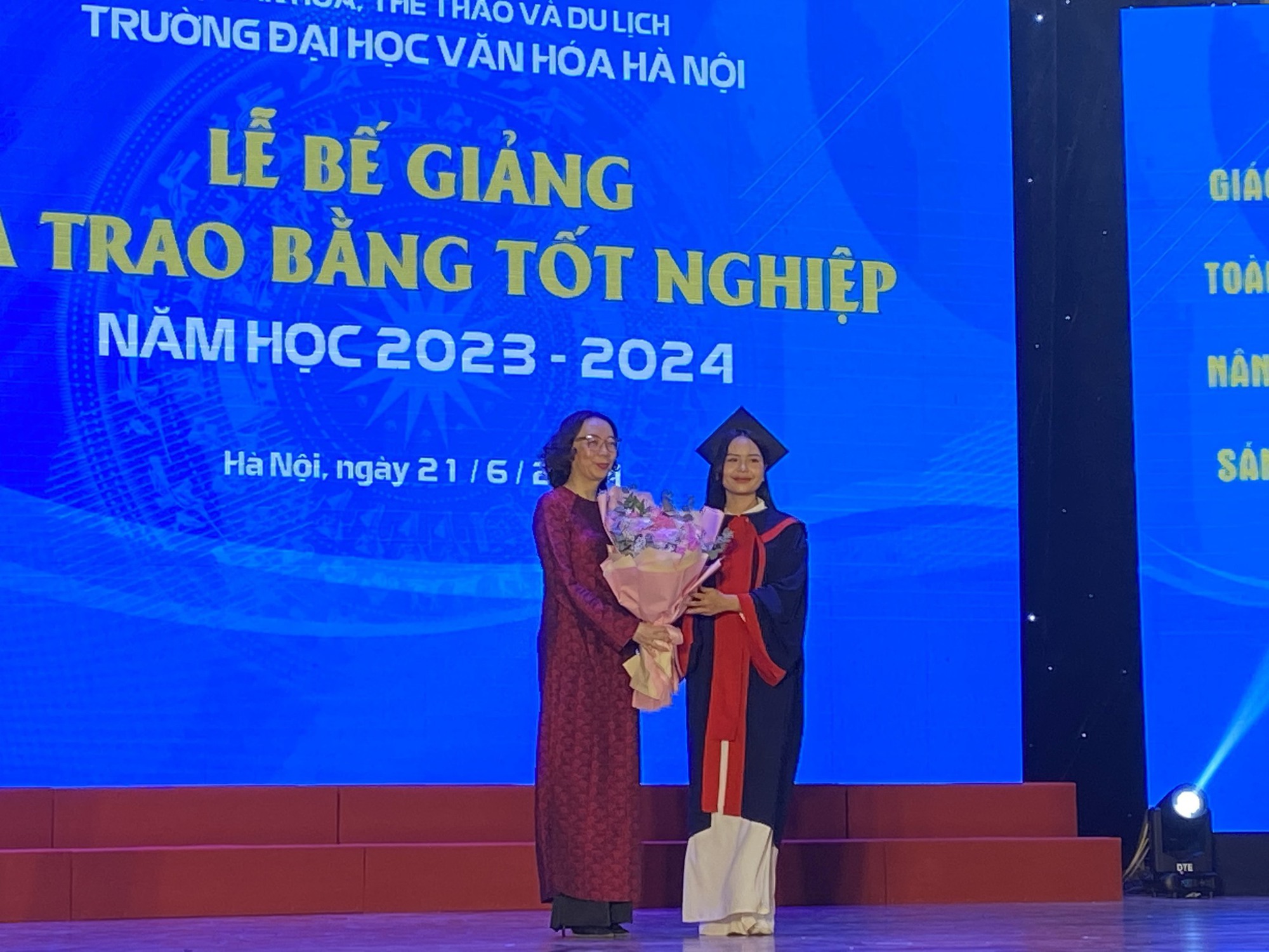Trường Đại học Văn hóa Hà Nội trao bằng tốt nghiệp cho gần 1.200 Cử nhân, Thạc sĩ và Tiến sĩ năm học 2023-2024 - Ảnh 1.