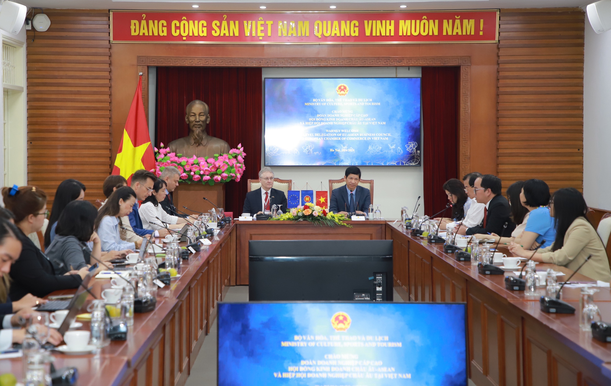 Thứ trưởng Hồ An Phong tiếp Đoàn doanh nghiệp Hội đồng Kinh doanh châu Âu - ASEAN và EuroCham - Ảnh 1.
