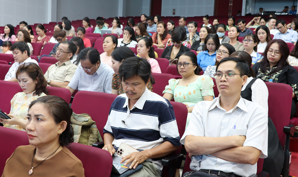 Trường Đại học Văn hóa TP. Hồ Chí Minh tổ chức Hội nghị tuyên truyền phổ biến, giáo dục pháp luật năm 2024 - Ảnh 4.