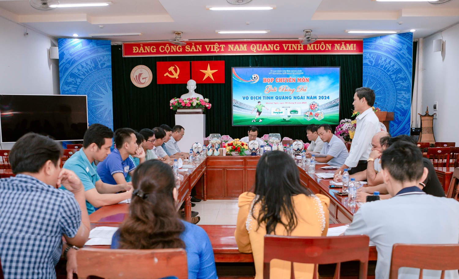 Giải bóng đá vô địch tỉnh Quảng Ngãi 2024 diễn ra từ ngày 8/6 - Ảnh 1.
