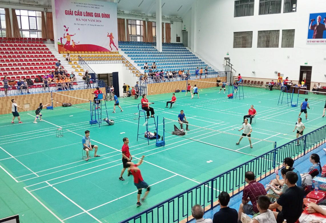 Hà Nội: Gần 300 vận động viên tham gia thi đấu Giải cầu lông gia đình năm 2024 - Ảnh 3.