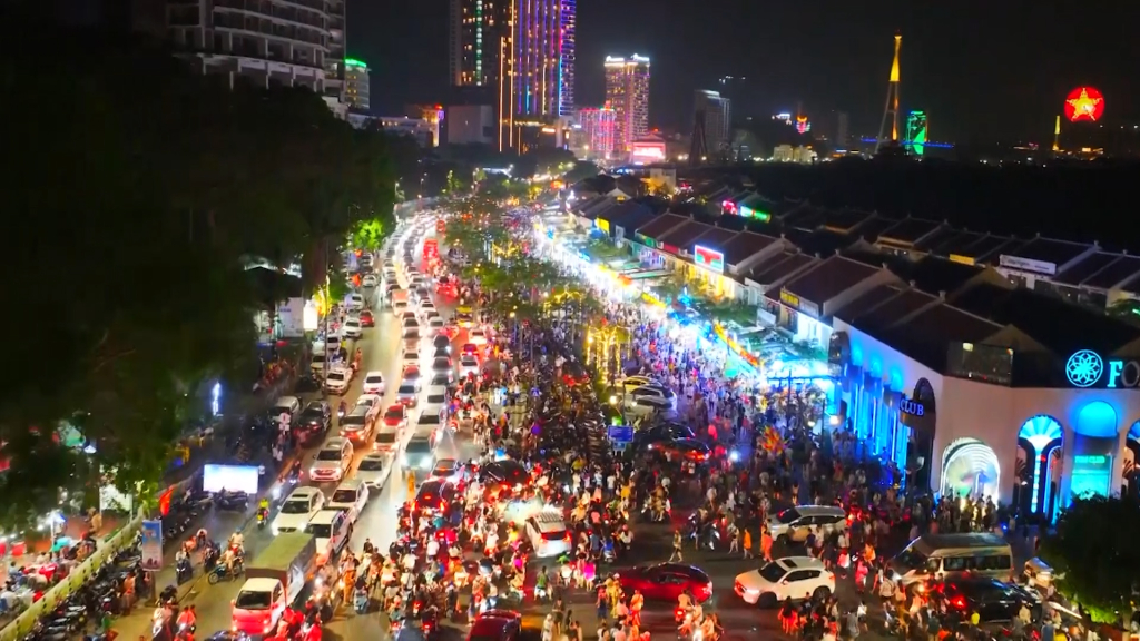 Quảng Ninh: Bước chạy đà để du lịch thành ngành kinh tế mũi nhọn - Ảnh 1.