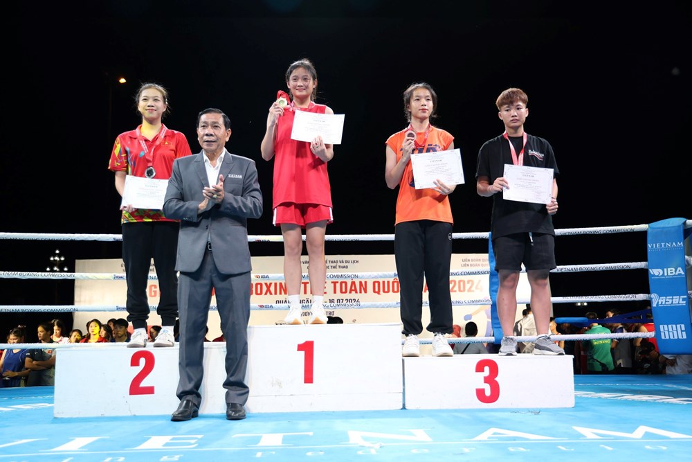 Kịch tính, hấp dẫn Chung kết Giải vô địch Boxing trẻ toàn quốc năm 2024 - Ảnh 2.