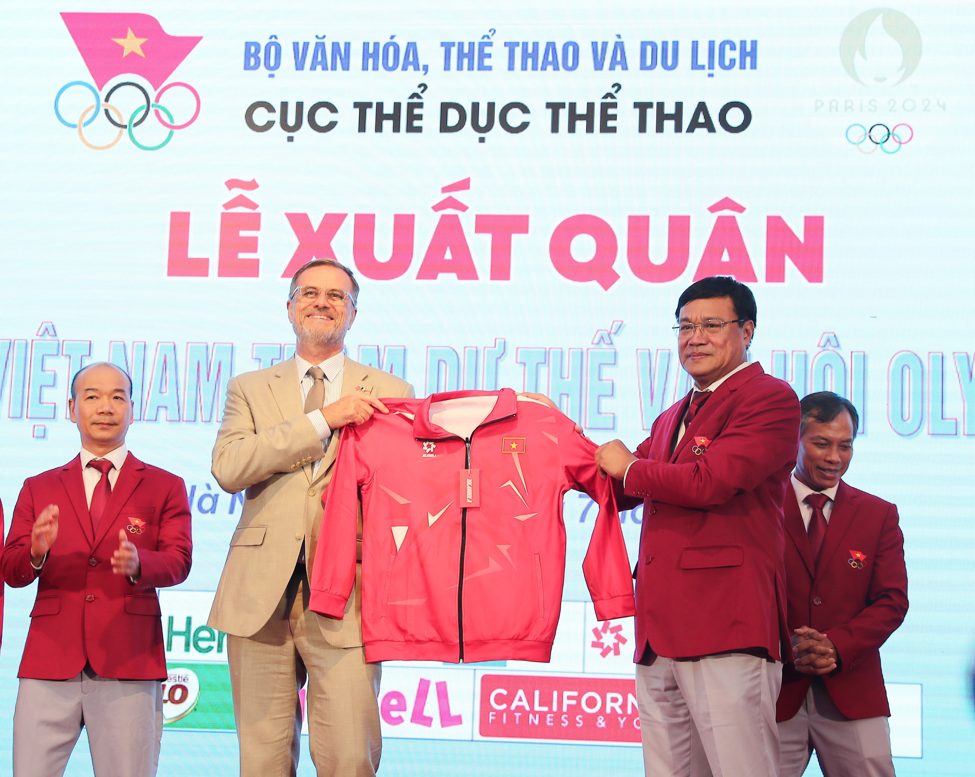 Chùm ảnh: Đoàn Thể thao Việt Nam xuất quân tham dự Olympic Paris 2024 - Ảnh 11.