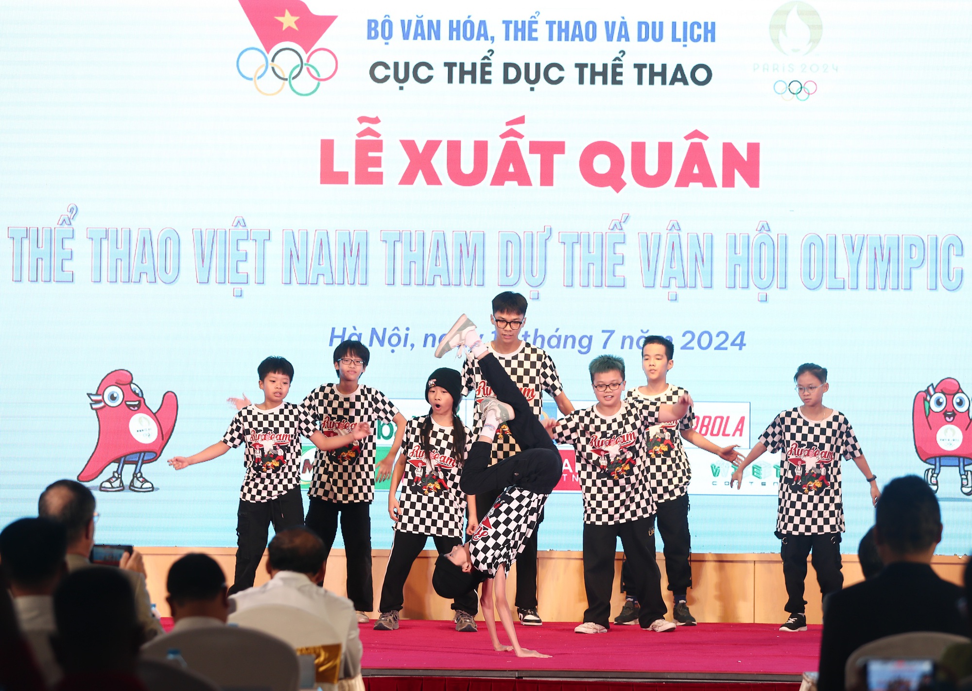 Chùm ảnh: Đoàn Thể thao Việt Nam xuất quân tham dự Olympic Paris 2024 - Ảnh 16.