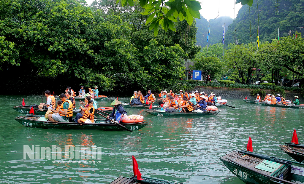 Ninh Bình: Đảm bảo an ninh, an toàn cho khách du lịch trong mùa mưa - Ảnh 5.