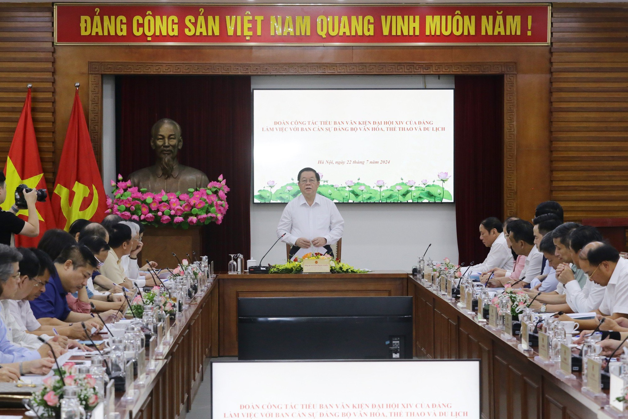 Đoàn công tác Tiểu ban Văn kiện Đại hội XIV của Đảng làm việc với Ban Cán sự Đảng, Bộ VHTTDL - Ảnh 2.