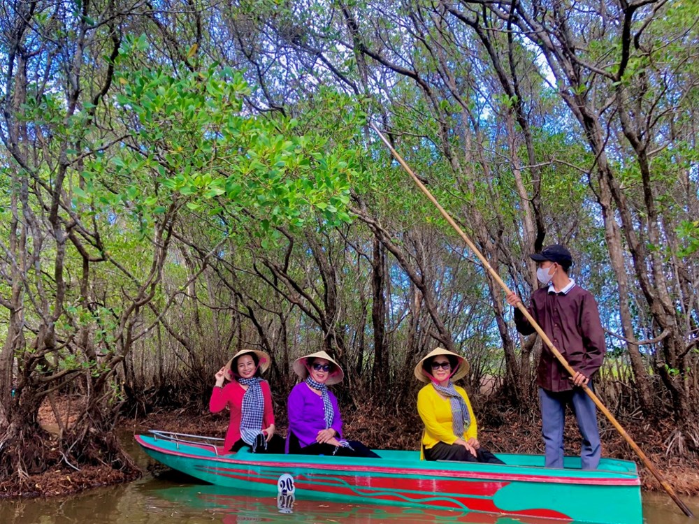 Quảng Ngãi: Phát triển du lịch sinh thái dưới tán rừng ngập mặn - Ảnh 4.