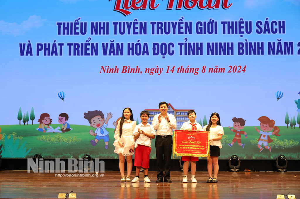 Liên hoan thiếu nhi tuyên truyền, giới thiệu sách và phát triển văn hóa đọc tỉnh Ninh Bình năm 2024 - Ảnh 2.