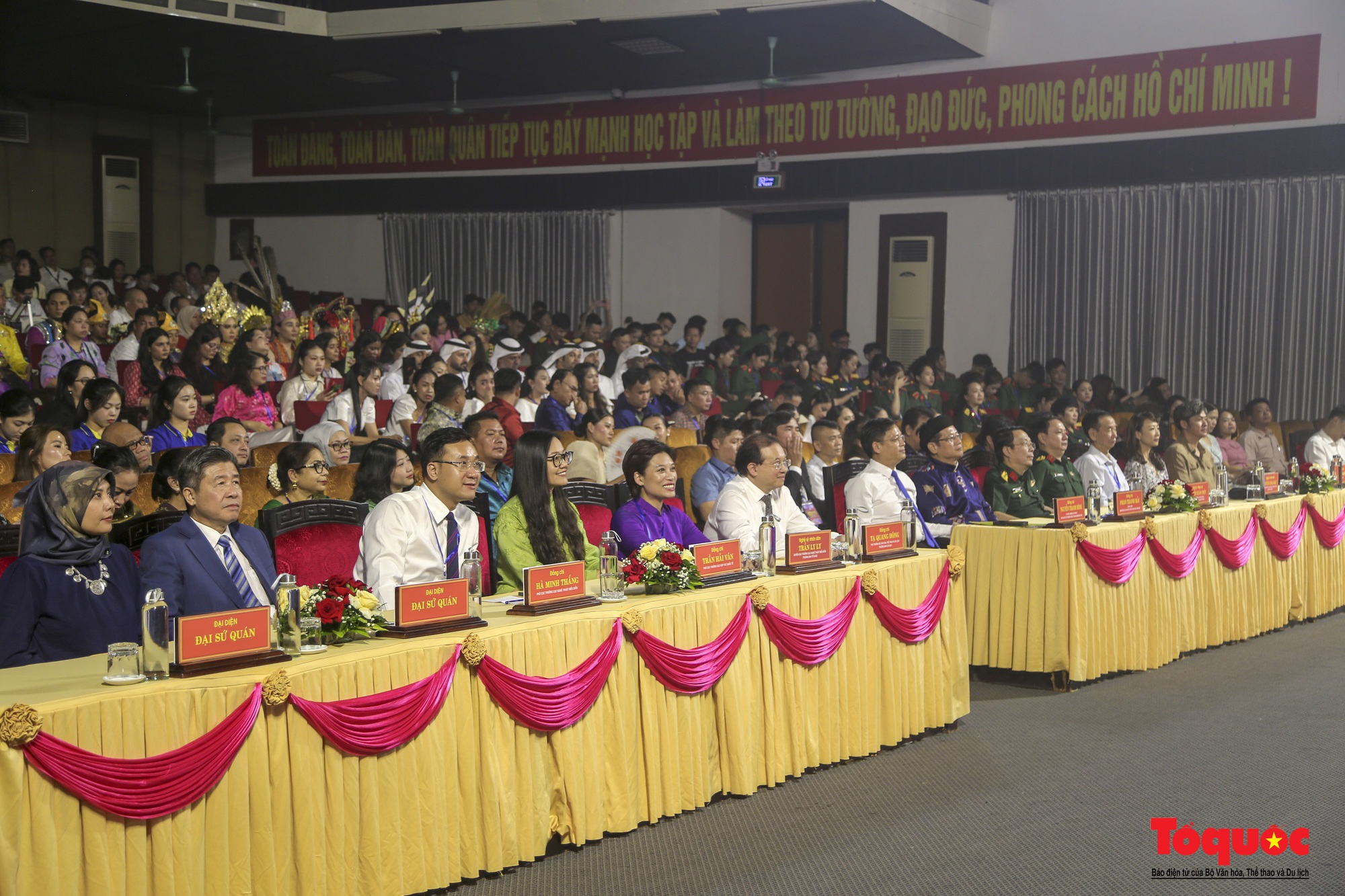 Liên hoan Múa quốc tế - 2024: &quot;Hội tụ, sáng tạo - Cùng nhau tỏa sáng&quot; - Ảnh 1.