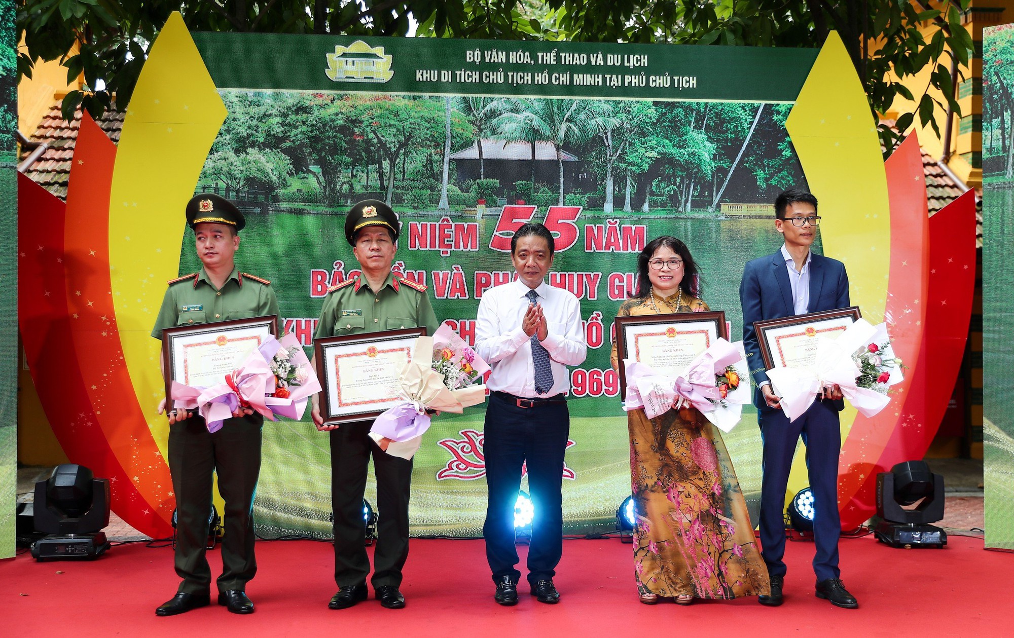 55 năm bảo tồn và phát huy giá trị Khu Di tích Chủ tịch Hồ Chí Minh tại Phủ Chủ tịch: Lan tỏa sâu sắc về tư tưởng, đạo đức, phong cách Hồ Chí Minh - Ảnh 6.